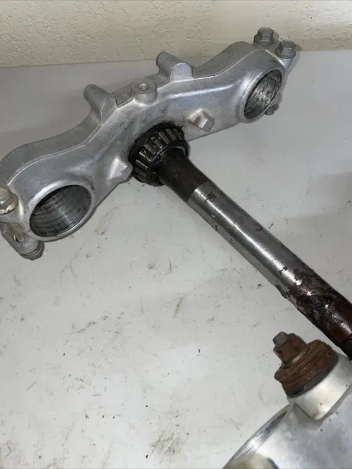1987 Kawasaki kx 250  kx250 front fork triple clamp