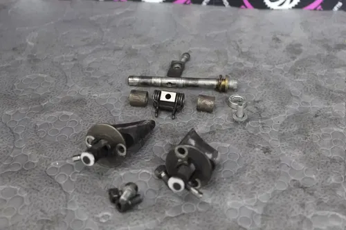 2003 2004 yamaha yz125 OEM ENGINE POWER VALVE SET GOVERNOR ARM 5HD-1131D-20-00