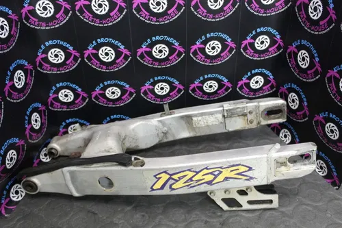 1995 Honda 95-96 CR125R OEM SWINGARM SWING ARM SUSPENSION 52100-KZ3-600