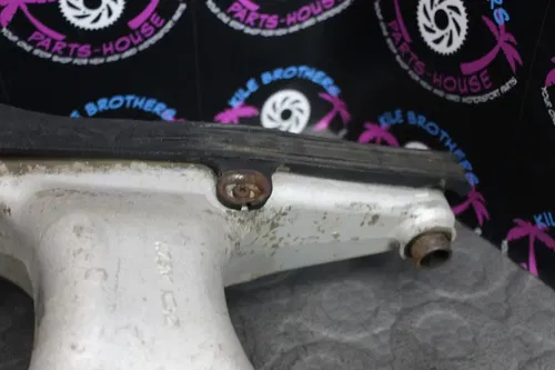 1995 Honda 95-96 CR125R OEM SWINGARM SWING ARM SUSPENSION 52100-KZ3-600