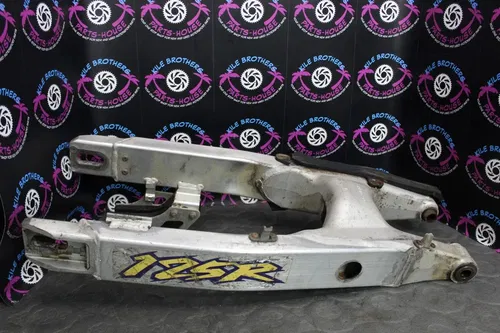 1995 Honda 95-96 CR125R OEM SWINGARM SWING ARM SUSPENSION 52100-KZ3-600