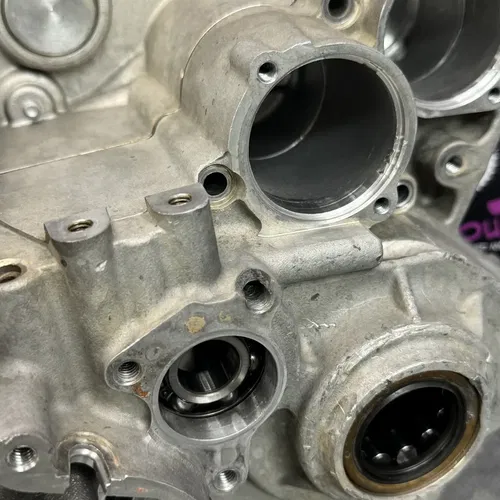 00 - 2003 ktm 450 SX LEFT RIGHT ENGINE CRANKCASE CRANK CASES BLOCK 14MM CASE SET
