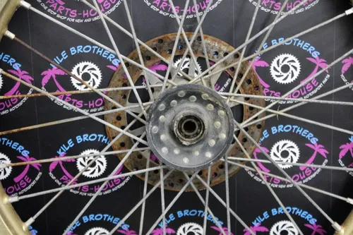 1986 YAMAHA YZ125 OEM FRONT WHEEL RIM HUB SPOKES 1LX-25111-00-98