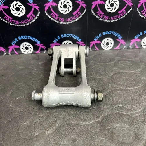 2004 Yamaha YZ450F OEM REAR SHOCK LINKAGE LINKS 5NY-2217A-00-00 5XE-2217F-00-00