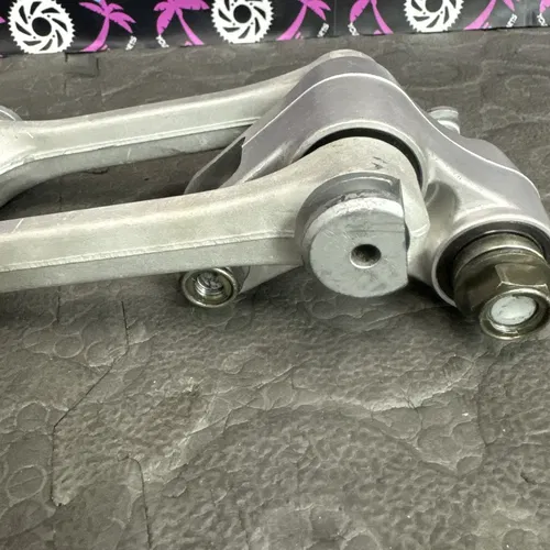 2004 Yamaha YZ450F OEM REAR SHOCK LINKAGE LINKS 5NY-2217A-00-00 5XE-2217F-00-00