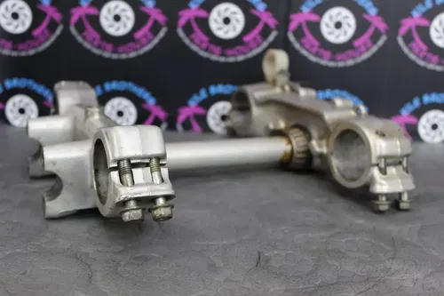 1989 honda cr125r OEM FRONT FORKS LOWER UPPER TRIPLE TREE STEM CLAMP 53230-KZ4-0