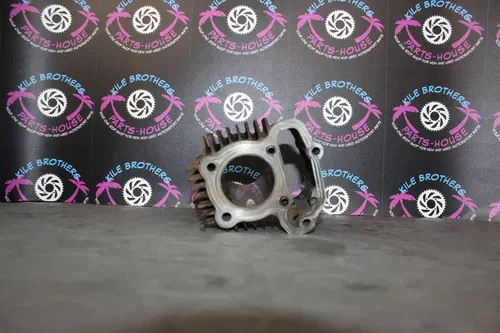 1986 yamaha moto 4 OEM ENGINE CYLINDER PISTON BLOCK JUG BARREL