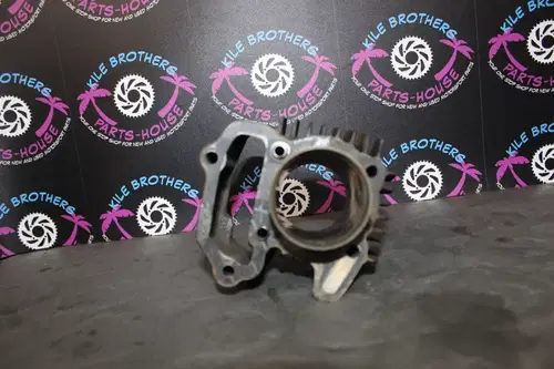 1986 yamaha moto 4 OEM ENGINE CYLINDER PISTON BLOCK JUG BARREL
