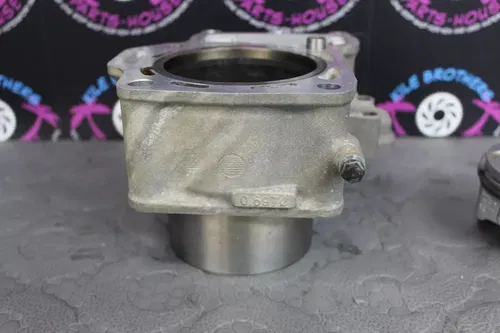 2005 kawasaki kfx700 OEM ENGINE CYLINDER PISTON BLOCK JUG BARREL W PISTON REAR