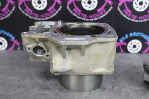 2005 kawasaki kfx700 OEM ENGINE CYLINDER PISTON BLOCK JUG BARREL W PISTON REAR