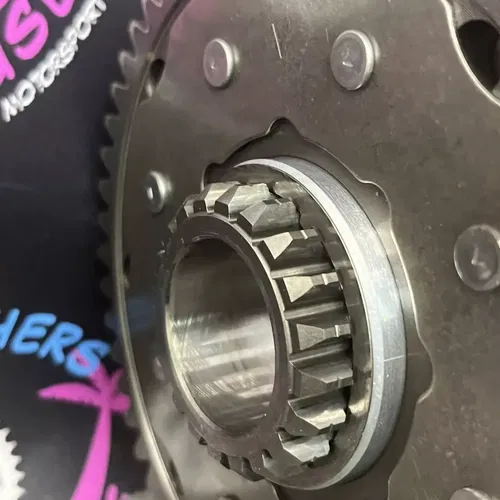 2005 YAMAHA  YZ250F  COMPLETE CLUTCH W PLATES BASKET HUB PRESSURE PLATE 5NL-1611