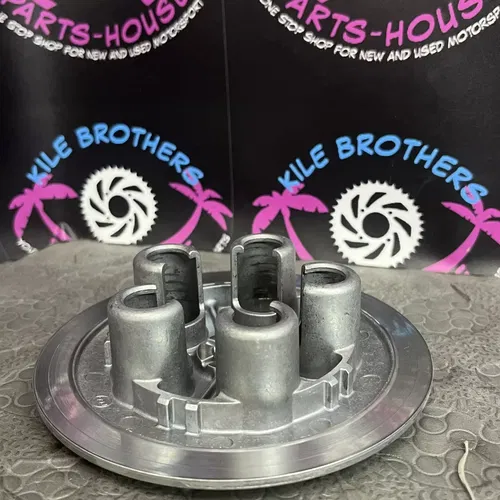 2005 YAMAHA  YZ250F  COMPLETE CLUTCH W PLATES BASKET HUB PRESSURE PLATE 5NL-1611