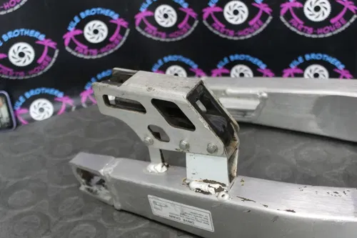 2004 honda 04-05 crf250x OEM SWINGARM SWING ARM SUSPENSION 52200-KSR-J00