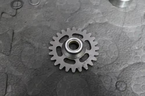 2006 Yamaha YZ450F OEM ENGINE MOTOR OIL PUMP FILTER GEAR DRIVE ASSEMBLY