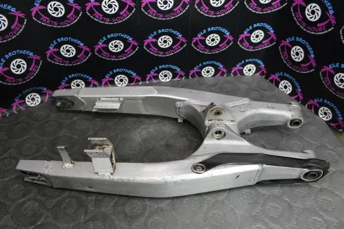 2004 honda crf450r OEM SWINGARM SWING ARM SUSPENSION 52200-MEN-000