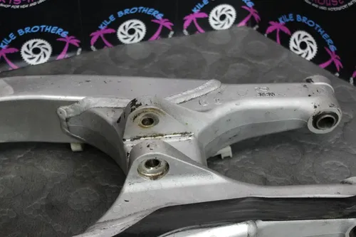 2004 honda crf450r OEM SWINGARM SWING ARM SUSPENSION 52200-MEN-000