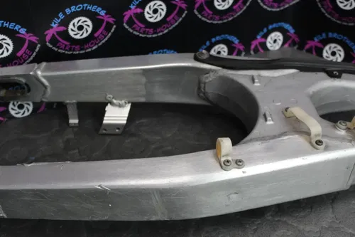 2004 honda crf450r OEM SWINGARM SWING ARM SUSPENSION 52200-MEN-000
