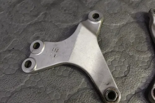 2009 yamaha 06-09 yz450F 07-11 wr450f OEM ENGINE MOTOR MOUNT STAY BRACKETS