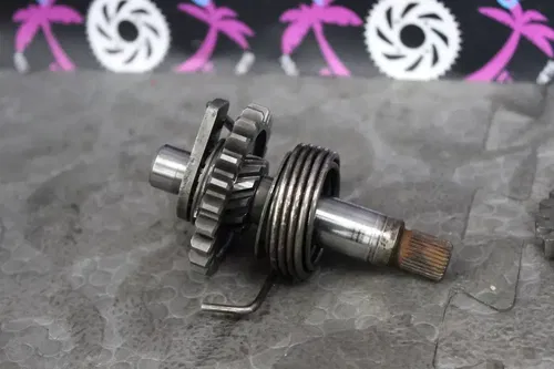 1999 yamaha 86-04 yz125 OEM KICKSTART KICK START SHAFT W IDLER GEAR 1LX-15641-00