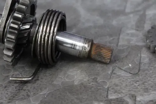 1999 yamaha 86-04 yz125 OEM KICKSTART KICK START SHAFT W IDLER GEAR 1LX-15641-00
