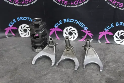 01-05 yamaha yz250 ENGINE MOTOR SHIFT FORKS SHIFT DRUM 5MW-18541-00-00