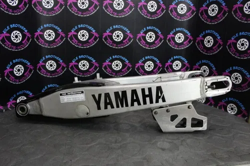 2004 Yamaha 03-04 YZ450F OEM SWINGARM SWING ARM SUSPENSION 5UN-22110-00-00