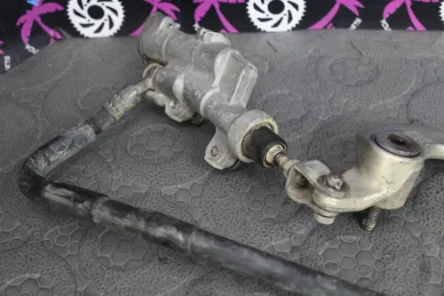 2003 yamaha wr250 wr450 yz125 yz450f OEM REAR BACK BRAKE CALIPER 5UN-2580W-10-00