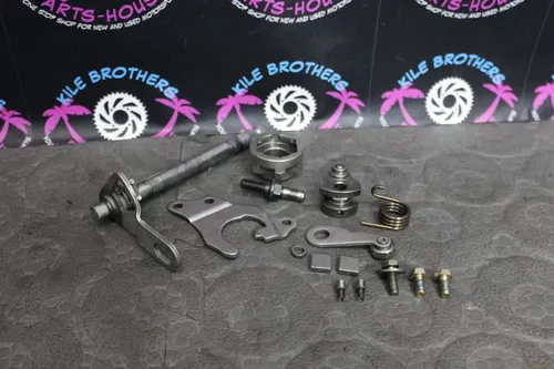 2002 Yamaha 91-04 YZ125 SHIFTER SHIFTING MECHANISM RATCHET PAWL ASSY