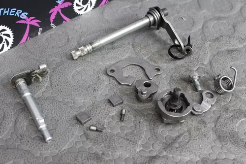 2013 yamaha yz250f SHIFTER SHIFTING MECHANISM RATCHET PAWL ASSY SHAFT