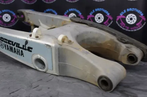 2005 YAMAHA YZ250F OEM SWINGARM SWING ARM SUSPENSION 1C3-22110-00-00