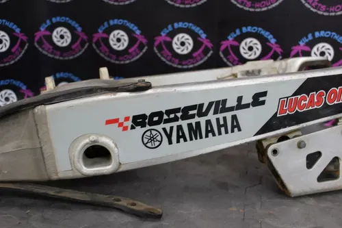 2005 YAMAHA YZ250F OEM SWINGARM SWING ARM SUSPENSION 1C3-22110-00-00