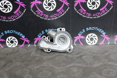 2011 ktm 11-13 350 SXF OEM ENGINE WATER PUMP HOUSING COVER 77235052000