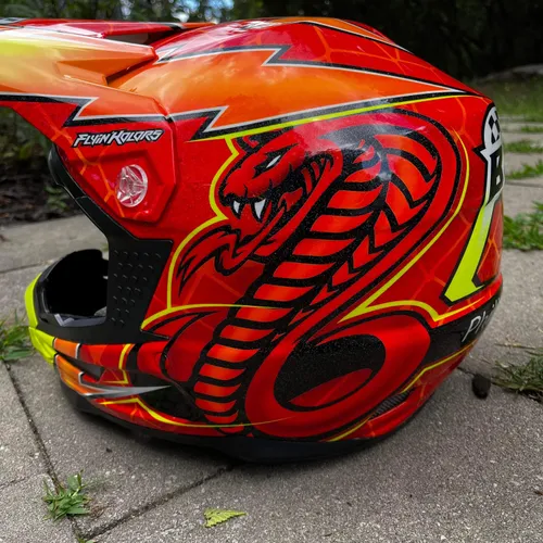 Youth 6D Helmets - Size M