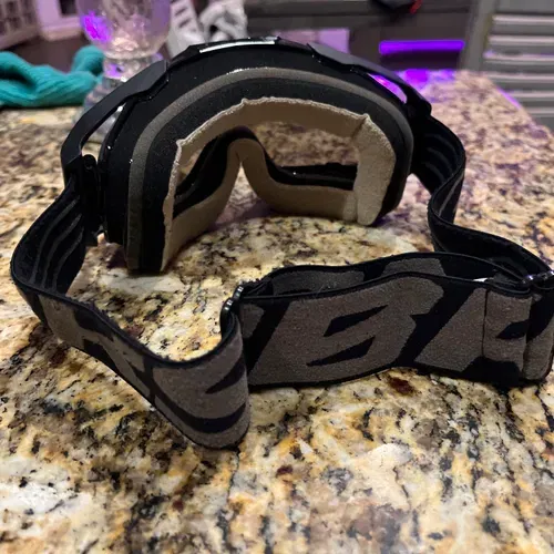 Eks Brand Goggles 