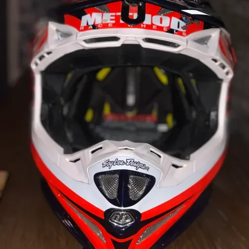 Troy Lee Designs SE4 Flash Team Carbon MIPS Helmet