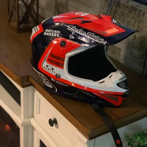 Troy Lee Designs SE4 Flash Team Carbon MIPS Helmet