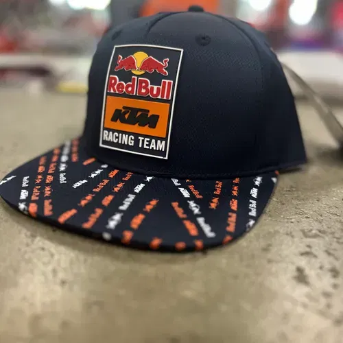 Red bull cheap flat bill hats