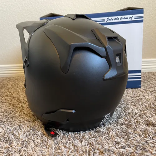 Arai VX Pro 4 Helmet - Size L