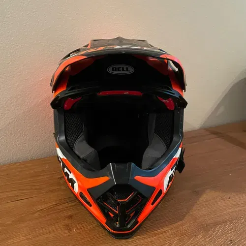 Bell ktm online helmet