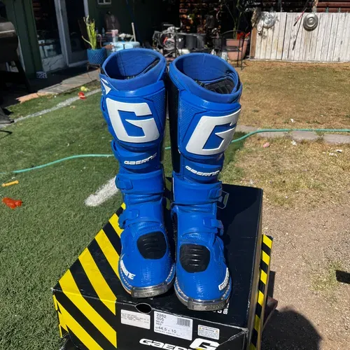 Sg12 Boots
