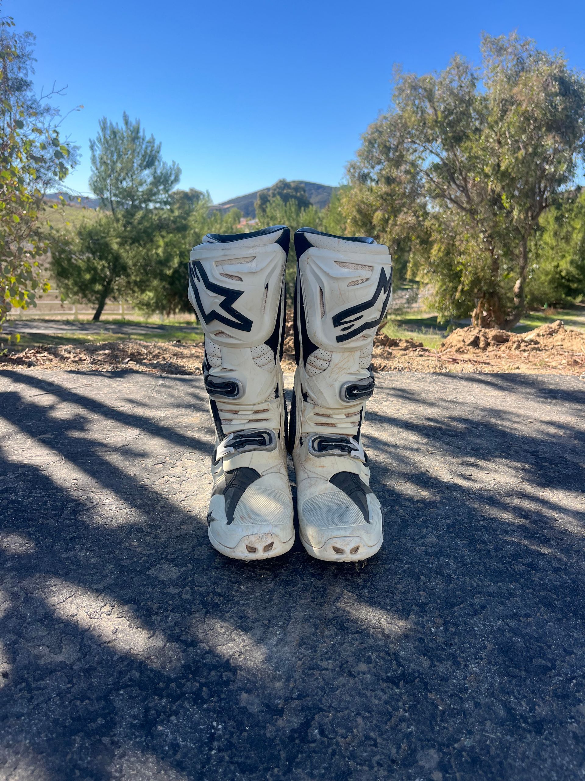Alpinestar Supervented Tech 10 Boots 
(Racer Edition Grip)