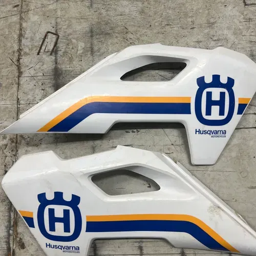 Husqvarna Tx Heritage 
Plastics No Number Plate 