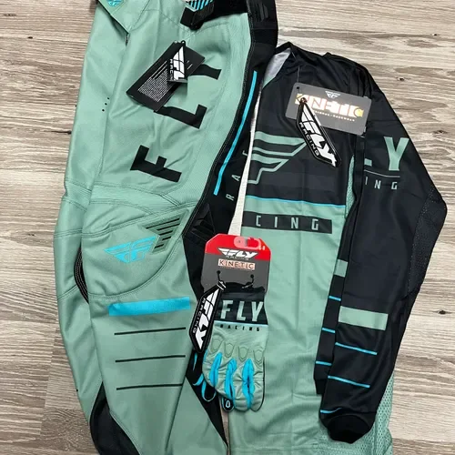 Youth Fly Racing Set/NWT XL
