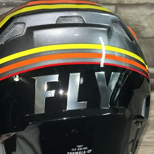 Fly youth helmet/NWT L