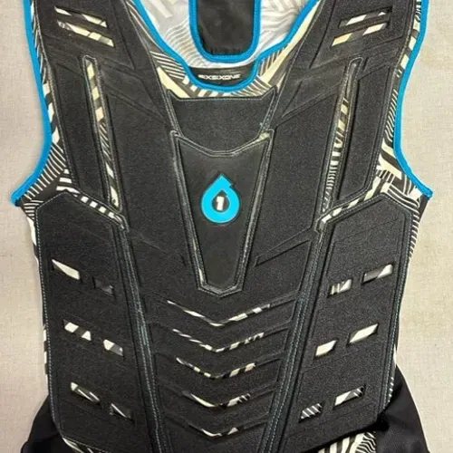 Sixsixone 2025 chest protector