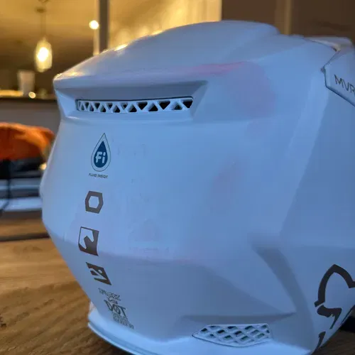 V3 Fox Helmet