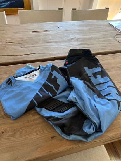 Shift Apparel - Size L ** Gear Combo