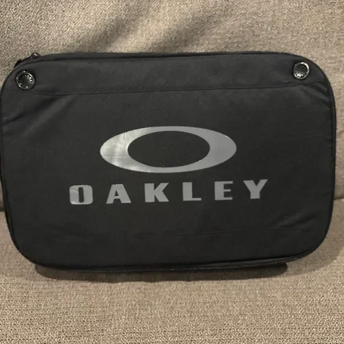 Oakley Airbrake MX Goggles and Case plus tearoffs