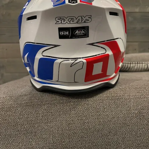 Airoh Wraap Six Days 2022 size Medium Helmet