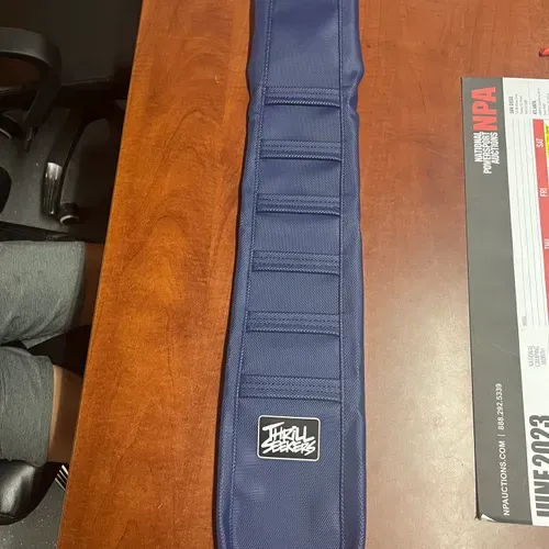 Thrill Seekers Seat Cover MX Locker